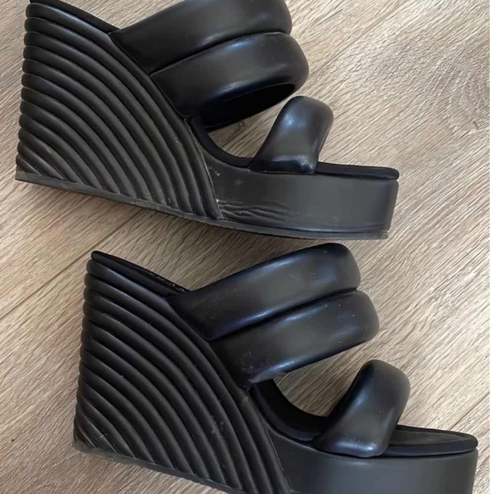 Roam strata Wedge heels